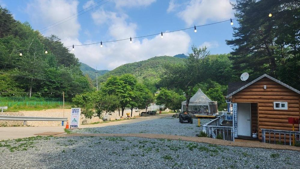 Hongcheon Gongjaksan Recreational Forest Pension Eksteriør billede