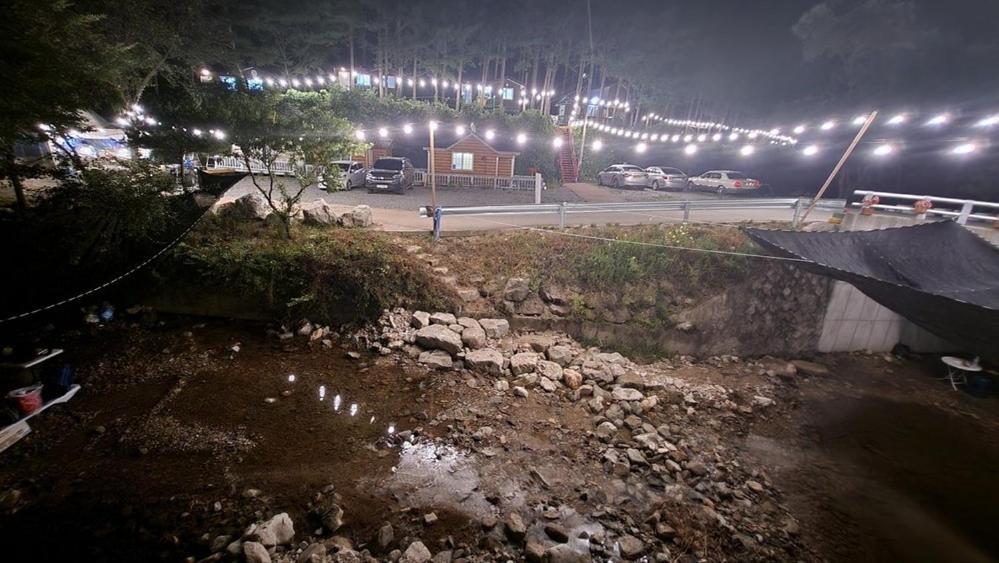 Hongcheon Gongjaksan Recreational Forest Pension Eksteriør billede