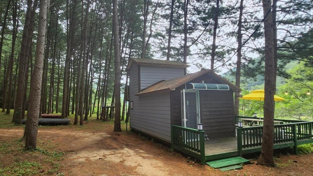 Hongcheon Gongjaksan Recreational Forest Pension Eksteriør billede