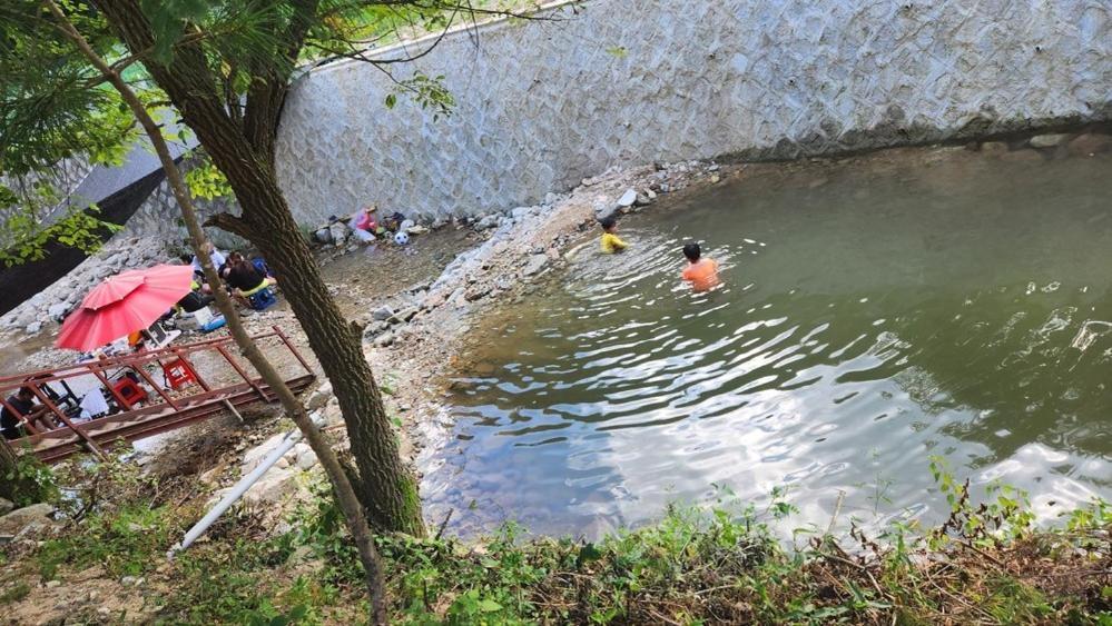 Hongcheon Gongjaksan Recreational Forest Pension Eksteriør billede